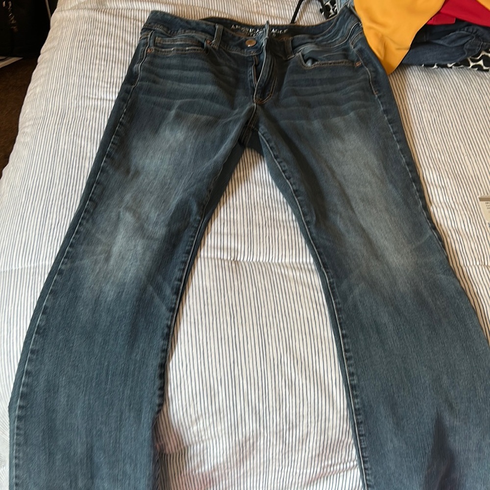 American eagle woman’s jeans